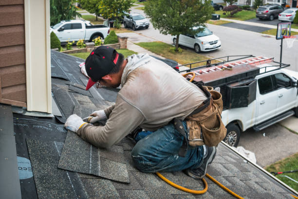 Professional Roofing technician working in Lamont, WA